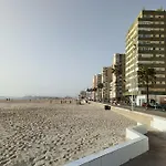 Piso Avenida Junto A La Playa * カディス